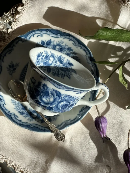 Blue Rose puodeliai su lėkštele