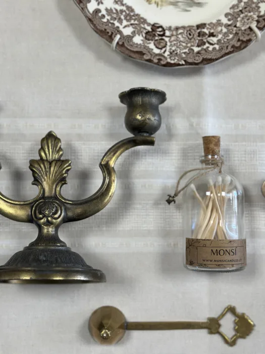 Bronza dengta dvišakė žvakidė